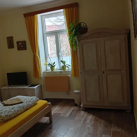 Konukevi Restaurace A Ubrousku Prostri Se 3*