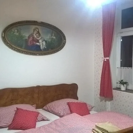 Restaurace A Ubrousku Prostri Se Нова-Быстршице
