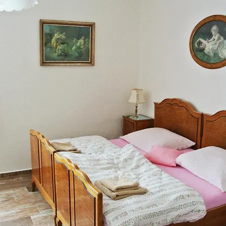 Restaurace A Ubrousku Prostri Se 3* Нова-Быстршице